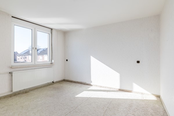 Foto - Te koop: Hoekwoning met garage, tuin, veel licht en mogelijkheden